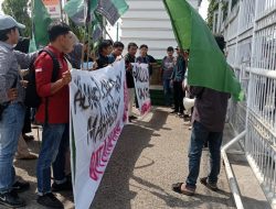 Bupati Batanghari Mangkir Temui Massa Aksi, Ada Apa?