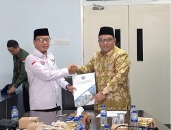 BNSP Berikan Sertifikat Juleha Kepada Rektor UIN STS  Jambi