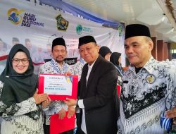 Peringatan Hari Guru Nasional di MTSN 3 Kota Bekasi: Apresiasi untuk Guru Teladan