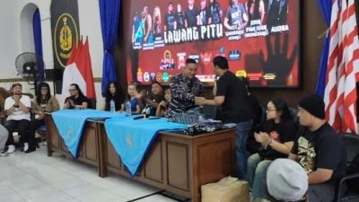 Band Rock Lawang Pitu Peduli: Donasi untuk Yatim dan Dhuafa